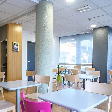 Centre Arenes Hotel