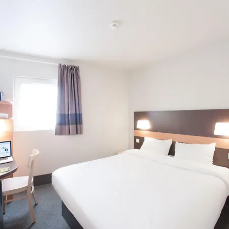 Hotel Centre Arènes 3*