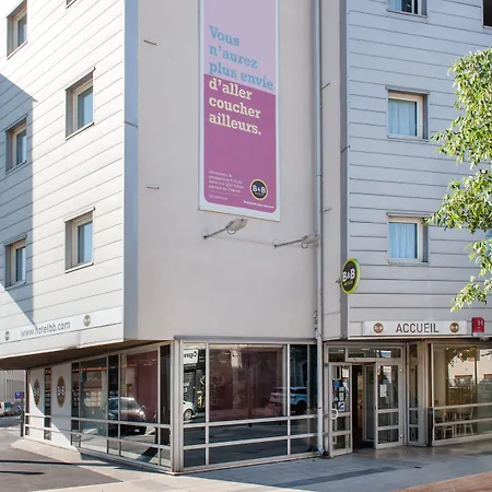 Centre Arenes Hotel