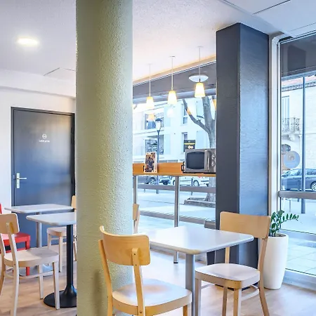 Hotel Centre Arenes 3*